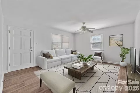 2309 Longleaf Dr, Charlotte, NC 28210
