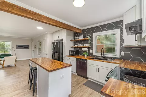 2601 Ashley Rd, Charlotte, NC 28208