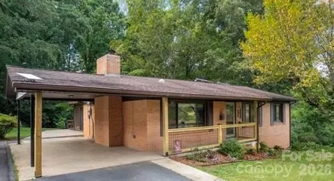 80 Music Ln, Sylva, NC 28779