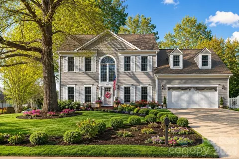 8601 Walsham Dr, Charlotte, NC 28277