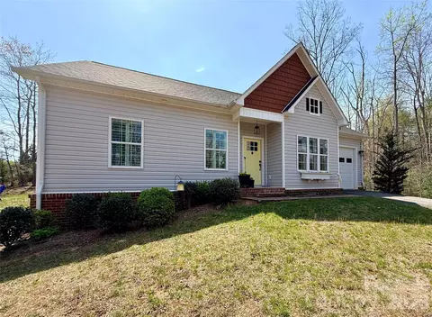 3620 Lake Dr, Morganton, NC 28655