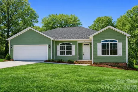 458 Allen Dr, Concord, NC 28027