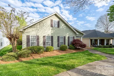 10030 Bishops Gate Blvd, Pineville, NC 28134
