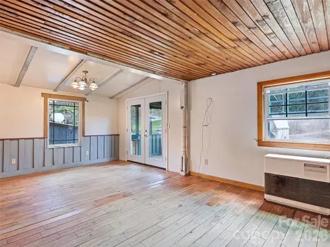 Living - 838 Hidden Valley Rd, Clyde, NC 28721 photo 3 of 3