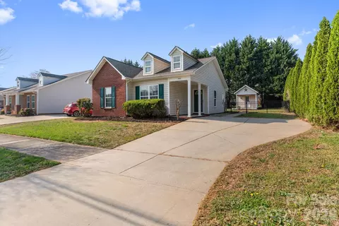 936 Cason St, Belmont, NC 28012