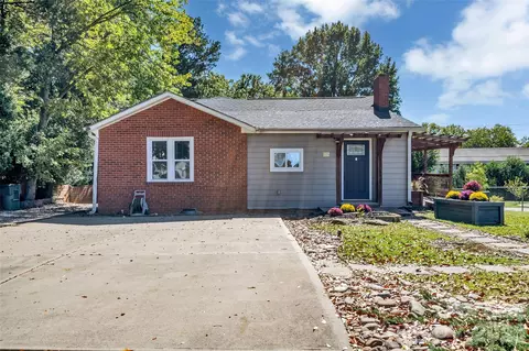 1111 E Park Dr, Gastonia, NC 28054
