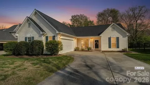 8423 Meadowcreek Village Dr, Locust, NC 28097