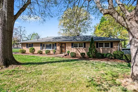 201 N Pine St, Lowell, NC 28098