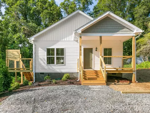 216 Lower Edgewood Rd, Candler, NC 28715