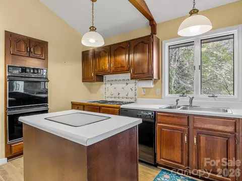 Kitchen - 140 Meadowlark Dr, Tryon, NC 28782 photo 2 of 4