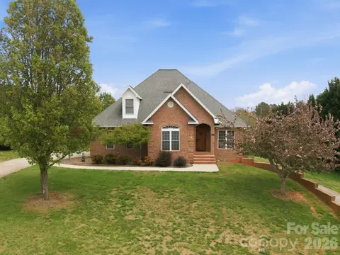 5518 Land Harbour Dr, Granite Falls, NC 28630