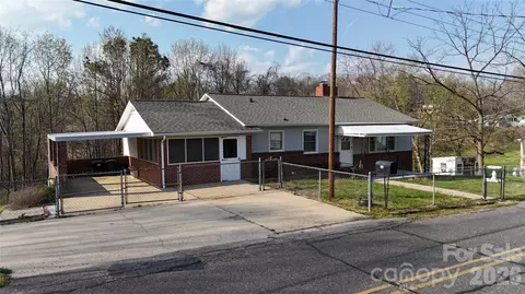 309 Morehead Dr, Marion, NC 28752