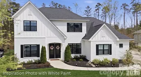 Exterior - 18526 Doves Crest Rd, Cornelius, NC 28031 photo 2 of 12