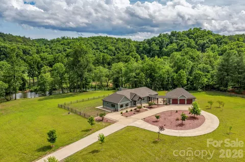 118 Mcowenben Pass, Lake Lure, NC 28746