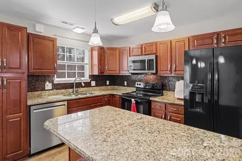 Kitchen - 3071 Georgetown Rd, Lancaster, SC 29720 photo 2 of 2