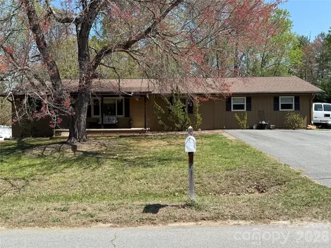 3309 40th Avenue Ne Pl NE, Hickory, NC 28601