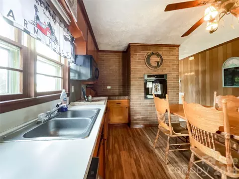 Kitchen - 5346 Crossroads Church Rd, Ruby, SC 29741 photo 2 of 4