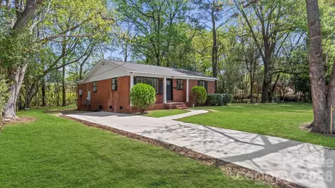 4817 Ridgeley Dr, Charlotte, NC 28208