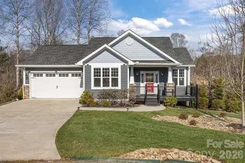 2 Wood Path Ln, Arden, NC 28704