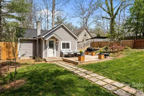11 Log Cabin Trl, Candler, NC 28715
