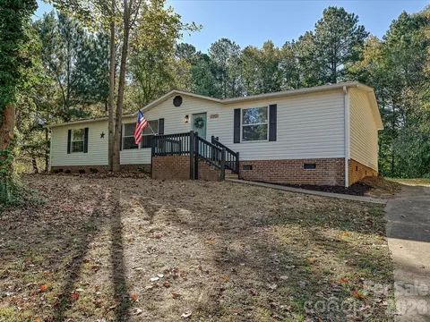190 Ridge Creek Dr, Troutman, NC 28166