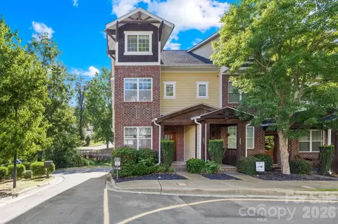 605 Village Main Cir, Davidson, NC 28036