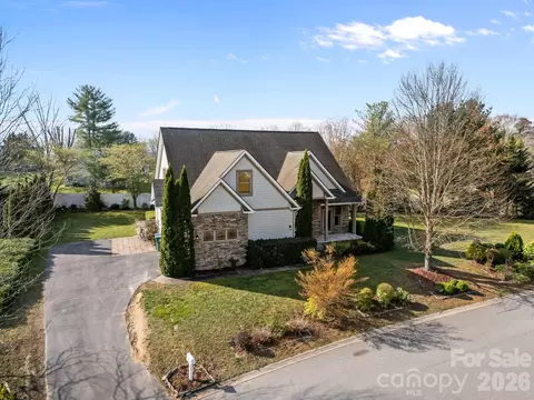 4 Amaretto Dr, Candler, NC 28715