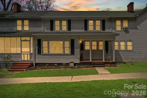 196 Spruce St, Badin, NC 28009