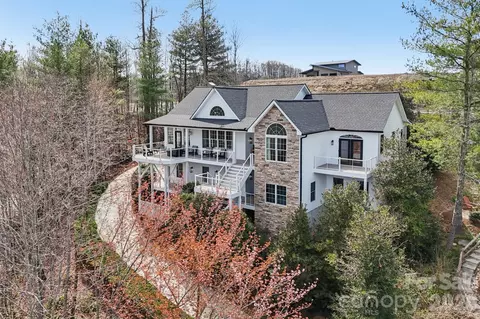 1409 Woodsong Dr, Hendersonville, NC 28791
