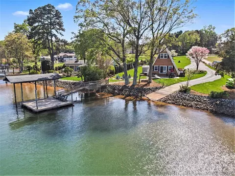 250 Ponderosa Cir, Mooresville, NC 28117