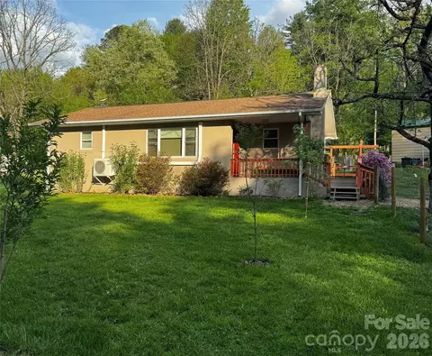 450 W Piney Mountain Rd, Whittier, NC 28789