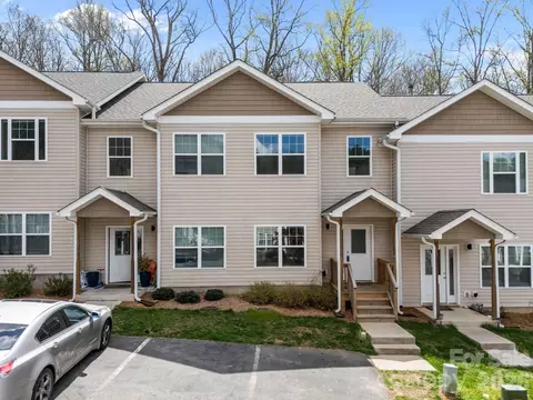 25 Cherry Laurel Ln, Swannanoa, NC 28778
