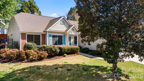 209 Strawberry Knoll Dr, Fort Mill, SC 29715
