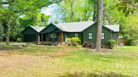 1542 Carolyn Dr, Charlotte, NC 28205