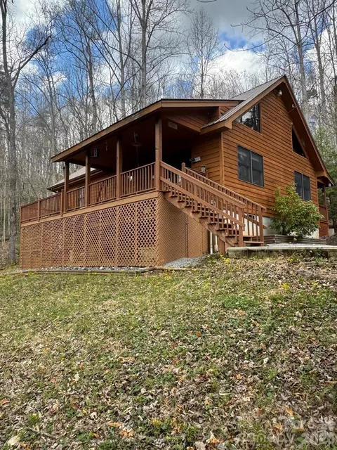 315 N River Rd, Sylva, NC 28779
