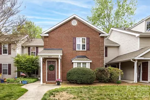 9457 S Vicksburg Park Ct, Charlotte, NC 28210