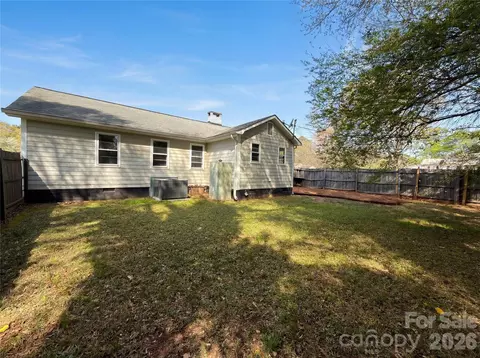 Exterior - 1114 Grace Ave, Lancaster, SC 29720 photo 2 of 3
