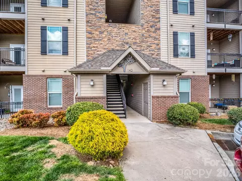 142 Brickton Village 106 Cir #106, Fletcher, NC 28732