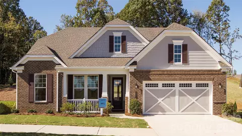 8941 Silver Springs Ct, Charlotte, NC 28215