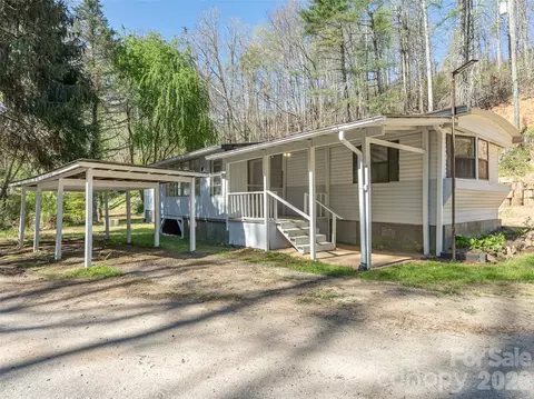 40 Morning Dove Ln, Flat Rock, NC 28731