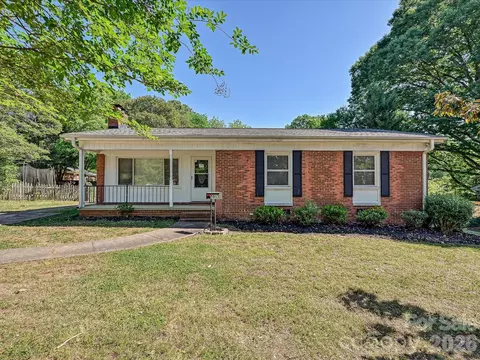 1913 Optimist Ln, Charlotte, NC 28205