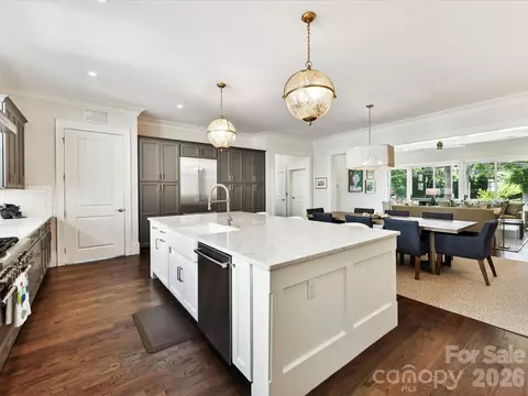 6531 Hazelton Dr, Charlotte, NC 28210
