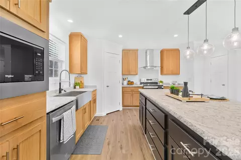 7822 Stillwater Dr, Sherrills Ford, NC 28673