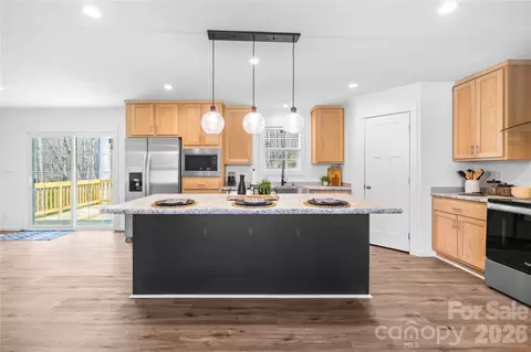 7822 Stillwater Dr, Sherrills Ford, NC 28673