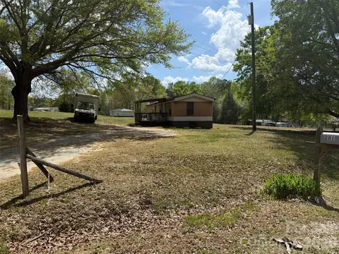 281 Phillips Dr, Forest City, NC 28043