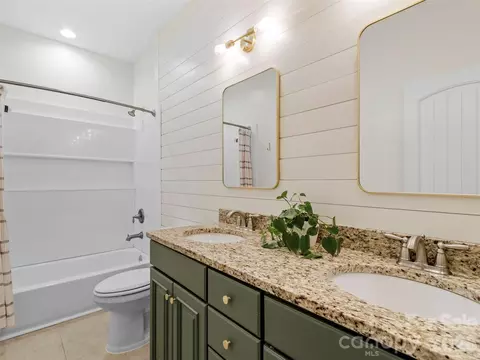 Bath - 80 Mckenzie Dr, Marshall, NC 28753 photo 3 of 3