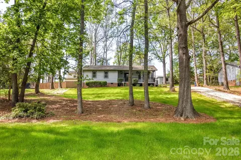 3916 Wonderland Dr, Matthews, NC 28104