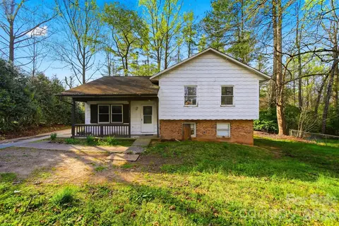 2374 Gingercake Ct, Lenoir, NC 28645