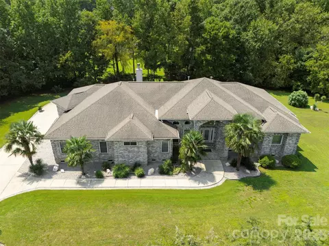 9535 Potter Rd, Matthews, NC 28104
