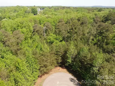 210 Kingfisher Dr, New London, NC 28127